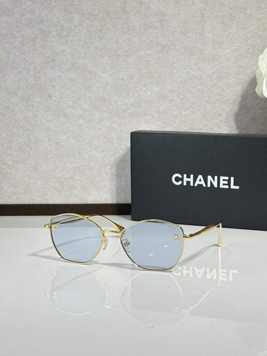 Picture of Chanel Sunglasses _SKUfw77364653fw